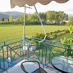 μπλε & Apartahotel 3*