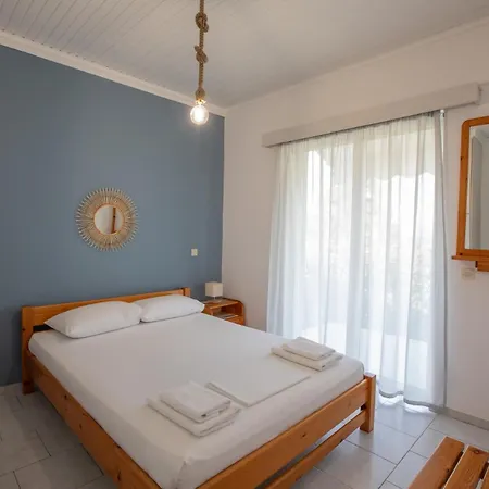 μπλε & Appart hôtel Chiliadou (Fokida)