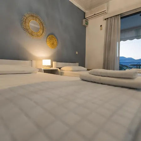 μπλε & Appart hôtel Chiliadou (Fokida)