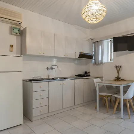 μπλε & Appart hôtel Chiliadou (Fokida)